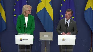 Pressbriefing med statsministern och finansministern om det ekonomiska läget [upl. by Ayahsal]