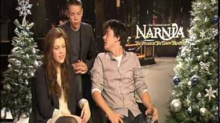 THE CHRONICLES OF NARNIA Interviews Liam Neeson Georgie Henley Skandar Keynes amp Will Poulter [upl. by Nnaitsirhc35]