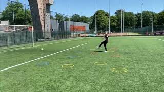 Leren training geven in de sport warming up oefening Hoepel op [upl. by Omrellug]