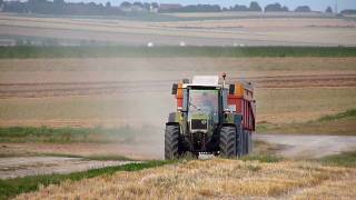 Wheat Harvest 2009 in France  Moisson du blé 2009 en France [upl. by Ed]