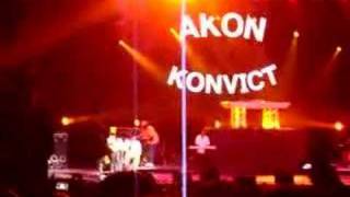 Akon  Smack That LIVE  Toronto Molson Amphitheatre [upl. by Aliuqehs]