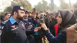 Dr mahrang Baloch Talking With Police Officer Shafqat Infront Of Media itsBalochiZeemal [upl. by Anegue577]