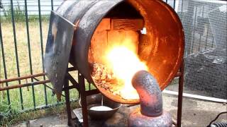 Aluminium Cylinder head Melt in waste oil Burner Furnace [upl. by Jayson]