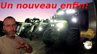 il est enfin sur la ferme montage phare led sur la machine [upl. by Daukas]