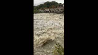 Maltempo la piena del fiume Po a San Mauro Torinese immagini impressionanti [upl. by Seidler]