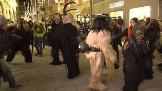 Krampuslauf am Krampustag in Salzburg  die hauen zu [upl. by Acisej718]