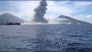 Eruzione del vulcano Tavurvur in Papua Nuova Guinea Impressionante londa durto [upl. by Fredelia495]