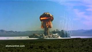 Ansicht einer Atombombe Explosion [upl. by Eiser]