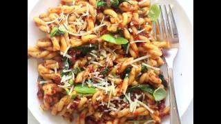 20 Minute Sun Dried Tomato Pasta with Spinach [upl. by Bedell420]