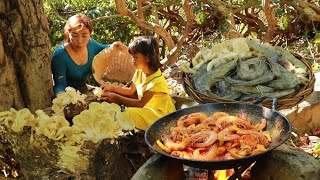 Found pick mushroom for food Cooking shrimp spicy chili with mushroom for lunch in forest [upl. by Els]