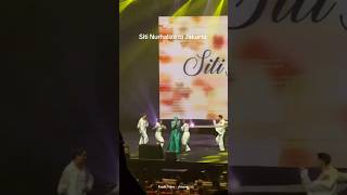 Seindah Biasa Live Konsert Bersama John Lagend  DS Siti Nurhaliza [upl. by Nrev127]