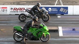 Kawasaki H2 vs Kawasaki zx14  motorbikes drag racing [upl. by Lau735]