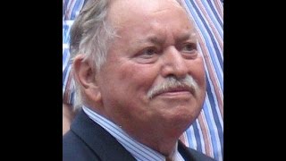 Jacques Parizeau courte biographie [upl. by Sivle945]