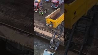 Wypadek w Porcie Gdańsk ⛴️ StrażPożarna 🚒🚒 z ciężkim sprzetem w akcjiźrodło Gospodarka Wodna [upl. by Ikkaj]