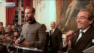 M Pokora médaillé dhonneur à Strasbourg [upl. by Dobrinsky]