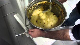 Panettone con Lievito Naturale  Video Ricetta e Come Fare lImpasto [upl. by Nath]