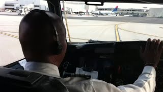 🇧🇸 Bahamasair  Cockpit Flight  Boeing 737200  Pure JT8D Sound  MYNNKFLL  iPhone 4 [upl. by Enaols]