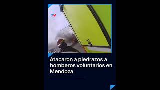 Atacaron a piedrazos a bomberos voluntarios que intentaban apagar un incendio en Mendoza [upl. by Tsuda]