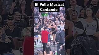 EL POLLO MUSICAL CANTANDO LA MOCHILA AZUL A BRINCOS DIERAS 2024 [upl. by Inuat]