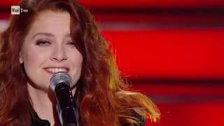 Noemi omaggia Vasco con quotVita spericolataquot  Una Storia da Cantare 15022020 [upl. by Einahc722]