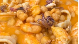 Garbanzos con langostinos [upl. by Aihsemak]