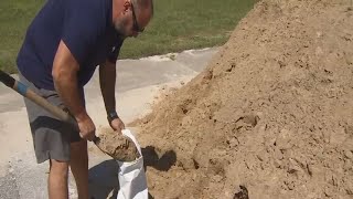 Better safe than sorry Residents flock to sandbag locations in Marion County [upl. by Astra]