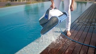 Robot limpia piscinas Dolphin S300i  HIDROAL [upl. by Hallette322]