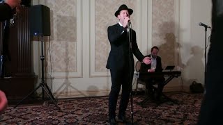 Shmuly Schneider sings Basi Legani Yonatan Shainfeld at a chuppa [upl. by Thekla69]