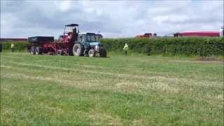 Ford 7600 tractor pulling [upl. by Fawna]