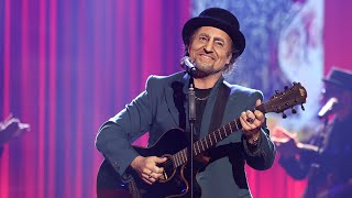 David Bustamante imita a Joaquín Sabina con quot19 días y 500 nochesquot  Tu Cara Me Suena [upl. by Eyaf]