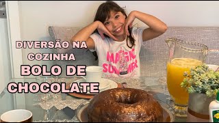 Criança na cozinha Bolo de Chocolate [upl. by Htabmas769]