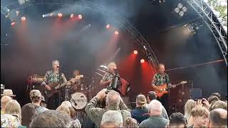 Boh Foi Toch treedt op tijdens Hootchie Koe Festival in Varsseveld [upl. by Aniez]