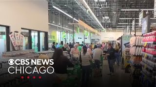 Amazon Fresh location opens in Chicago suburbs [upl. by Severen]