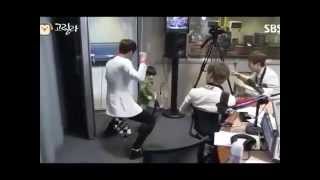 SHINee Onew dance with a kid [upl. by Auoy]