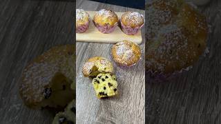 Muffin con ricotta e gocce di cioccolato shortvideo divertirsiincucina muffin [upl. by Nahtanoj965]