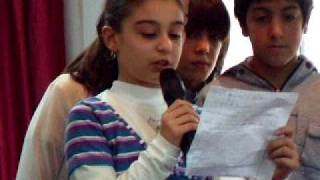 Il coro della Scuola Primaria di Scandale canta una canzone di NataleAVI [upl. by Artkele937]