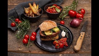 REZEPT Leberkäse Burger mit Pesto Tomatensalat amp Chilipommes [upl. by Atirak813]