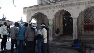 90 Kg stone lifting at Hajrat Kamarali Durgah Shivapur Pune [upl. by Siladnerb648]