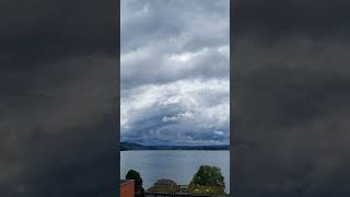 Wolken über dem Zugersee Schweiz Zeitraffer Film [upl. by Jordain]