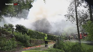 Großeinsatz bei Brand eines Wohnhauses in Seewalchen am Attersee [upl. by Hallagan]