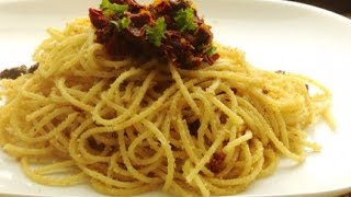 Spaghetti al pomodoro secco ricetta tipica [upl. by Ahcsropal]