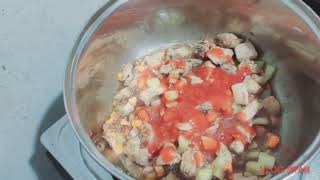 IM COOKING CHICKEN AFRITADA [upl. by Zailer930]