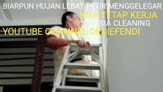 Hujan lebat cermin nya belum siap lagi cleaningservicecompany viralshort viralreels viralvideo [upl. by Ruhl748]