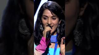 Shreya Singing Baahon Men Chale Aao live shreyaghoshal anamika latamangeshkar live music [upl. by Shelbi318]