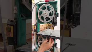 installing and setup a bandsaw blade short wooodworking [upl. by Giarc521]