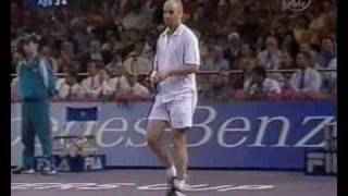 Lleyton Hewitt vs Andre Agassi Masters Cup 2001  Sydney Round Robin [upl. by Eeryn]