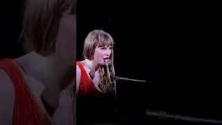 Taylor Swift in Toronto N4 with the Reputation Mashup of CASSANDRA X MAD WOMAN X I DID SOMETHING BAD [upl. by Einafpets]