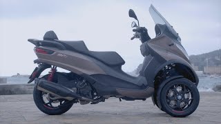 Piaggio MP3 500 hpe Sport Advanced 2021 Exterior Interior Riding [upl. by Mila]