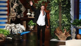 Chris Hemsworth Reveals Matt Damons Snake Scare in Australia [upl. by Susanna]