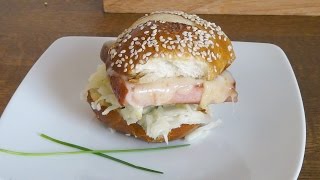 Leberkäse Laugen Burger  Rezept  Video  Anleitung [upl. by Blackmun]